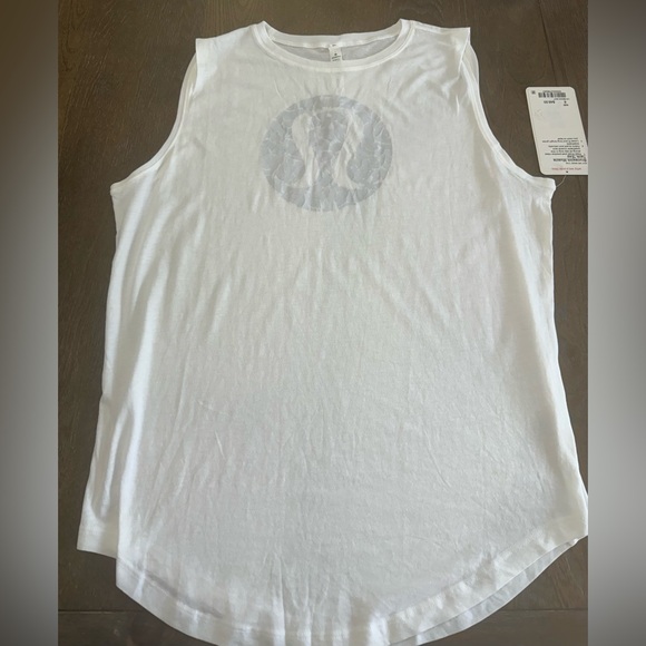 Lululemon NWT Brunswick Muscle Tank *Expression - Picture 2 of 8